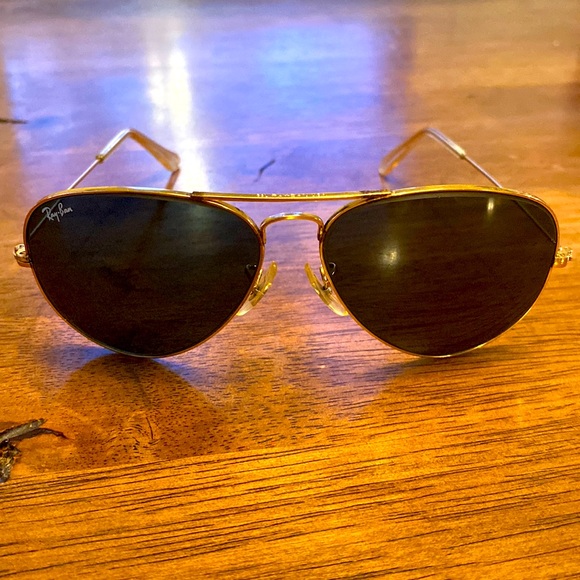 Rey Ban Gold Frame - Black Lenses -Aviators - Picture 1 of 5